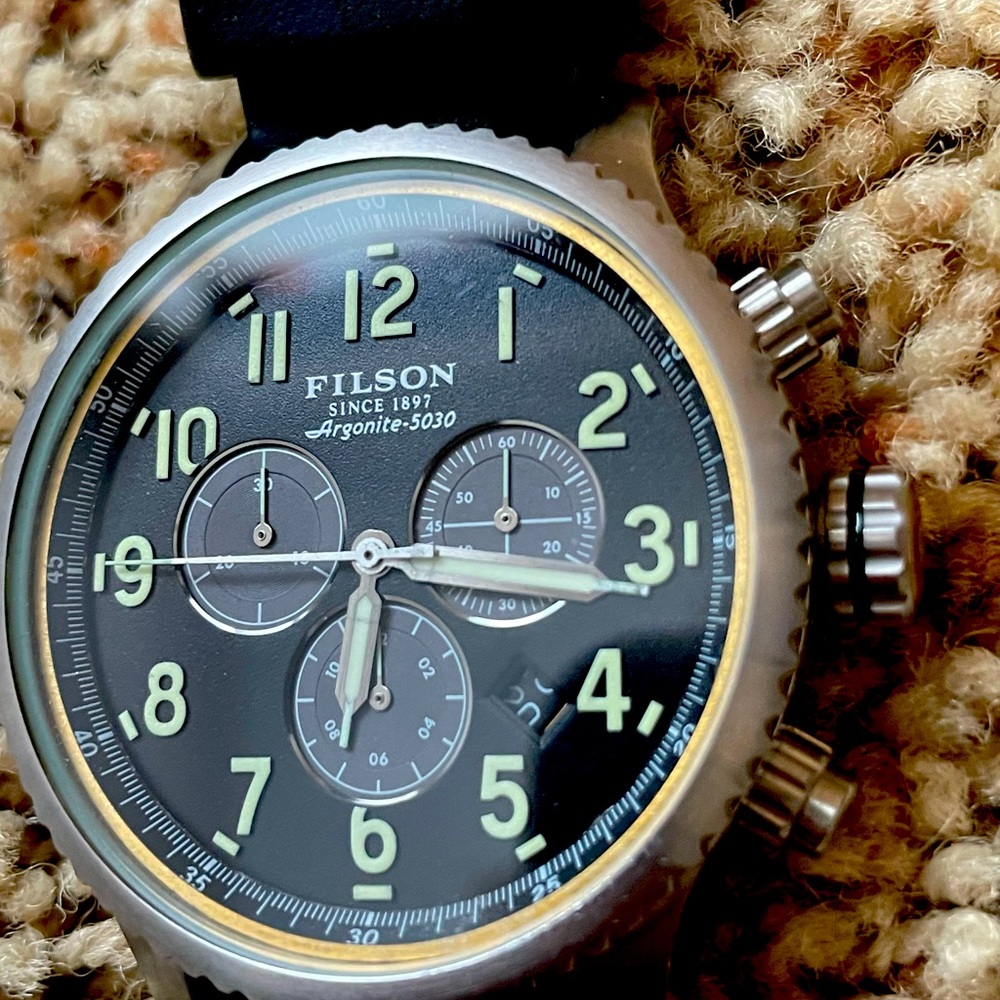 Filson watch broken (for parts only)